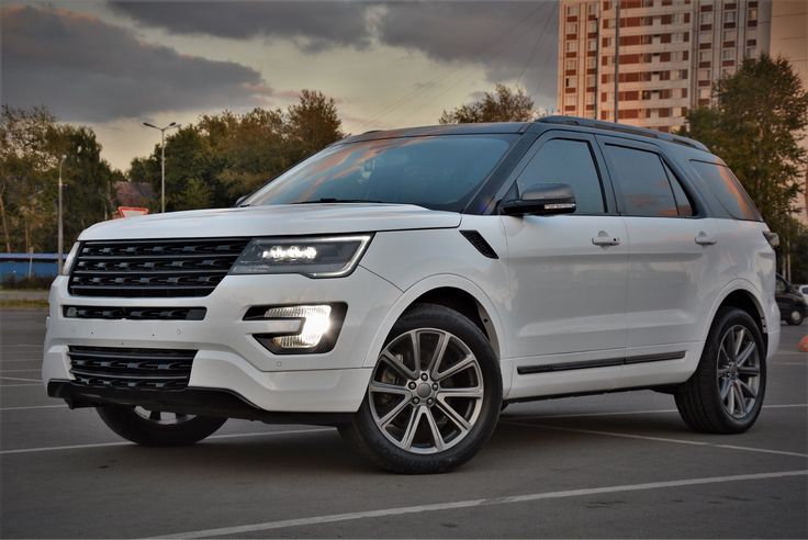 ford Ford Explorer Platinum - Imagem 2